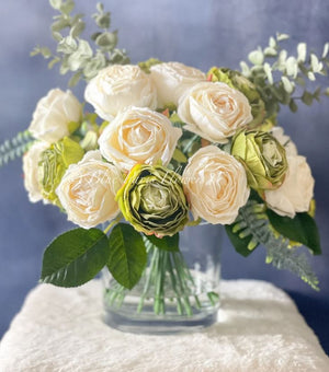 25 Cream and Green Rose Arrangement Artificial Faux Centerpiece, Floral Decor Silk Flower Arrangement, Faux Decoration Flowers in Glass Vase