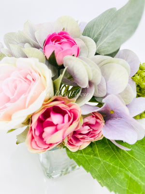 Pink Green Lavender Floral Arrangement, Artificial Faux Centerpiece Silk Flowers in Glass Vase for Home Decor, High-Quality Floral, Weddings