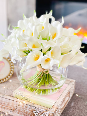 White Real Touch Calla Lillies Arrangement, Artificial Faux Centerpiece, Faux Floral Flowers in Glass Vase for Home Decor